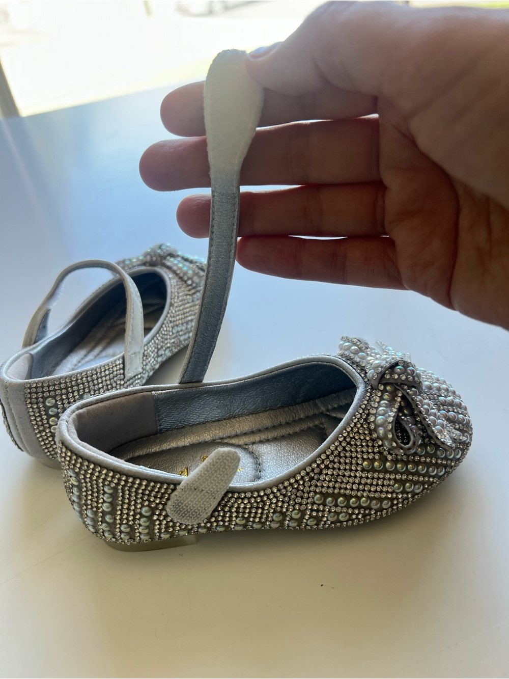 Doe A Dear Girls Silver Pearls and Rhinestones Bows Mary Jane Shoes 22/6 NWT - Picture 10 of 12
